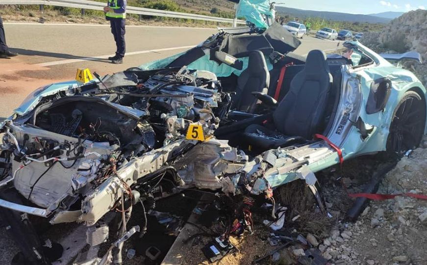 Strahovite slike nesreće u Hrvatskoj: Porsche nakon sudara gotovo neprepoznatljiv