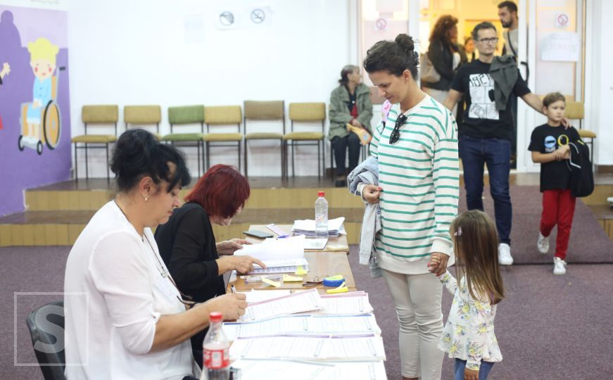 Prema prvim rezultatima: Na izbore u BiH izašlo 50 posto glasača