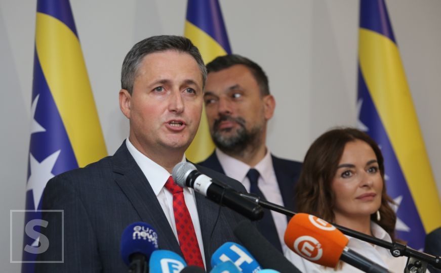 Denis Bećirović proglasio pobjedu: "Imam poruku za sve građane ove zemlje"