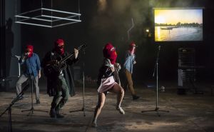 Republika Baklava: Naivnost utopije