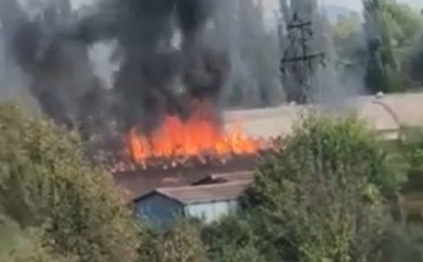 Drama u Doboju: Požar u krugu bivšeg preduzeća!