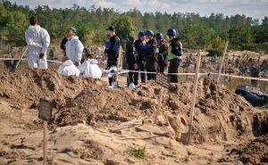 U Ukrajini otkrivena još jedna masovna grobnica: Pronađena i tijela male djece