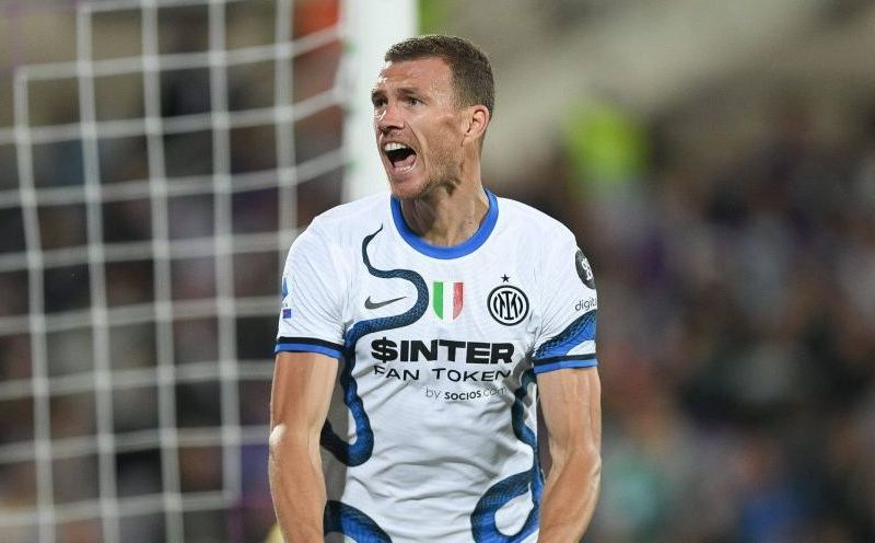 Edin Džeko postigao svoj stoti pogodak u Seriji A i doveo Inter u vodstvo protiv Sassuola