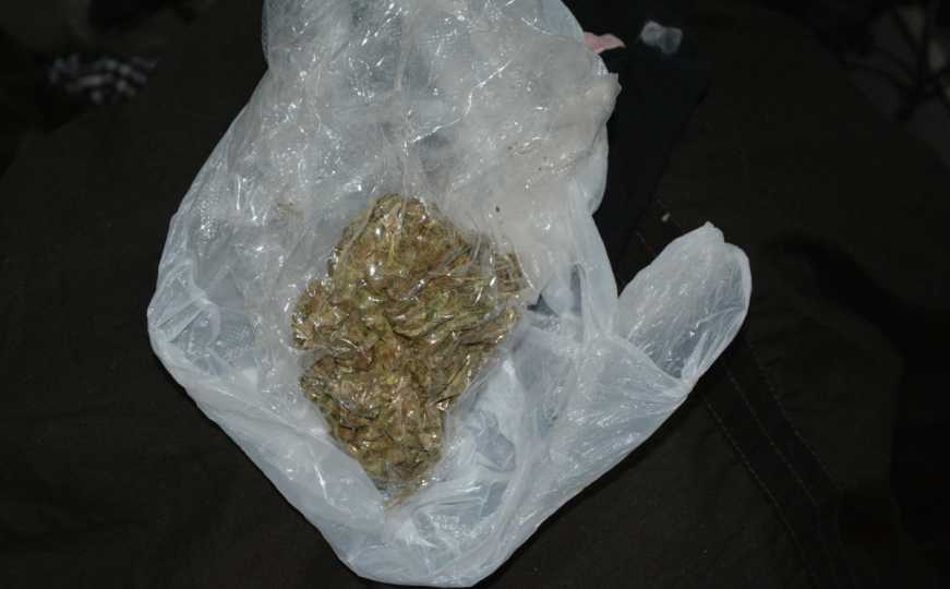 Pripadnik Oružanih snaga BiH optužen za šverc pet kilograma marihuane