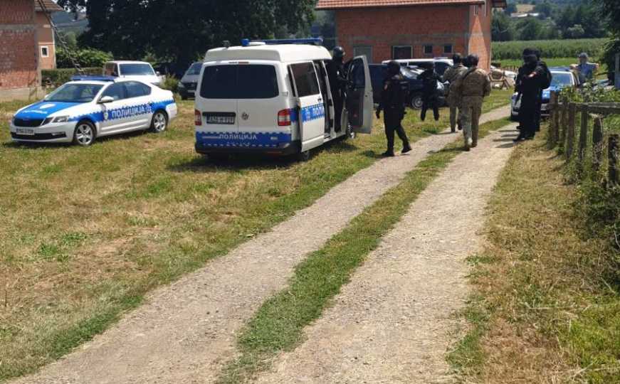 Umalo tragedija kod Prijedora: Lovac ranjen u nogu, došlo je do samoopaljenja puške od kolege