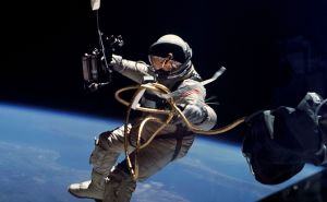 Žena poslala 62.000 KM lažnom astronautu - tražio joj pare za 'povratnu kartu' iz svemira