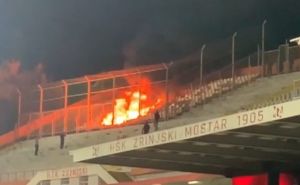 Navijači Veleža nakon poraza zapalili dio tribine stadiona Pod Bijelim brijegom