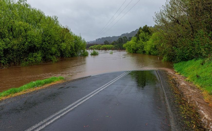 Haos u Australiji zbog nevremena: Stotine domova bez struje, očekuju se velike poplave