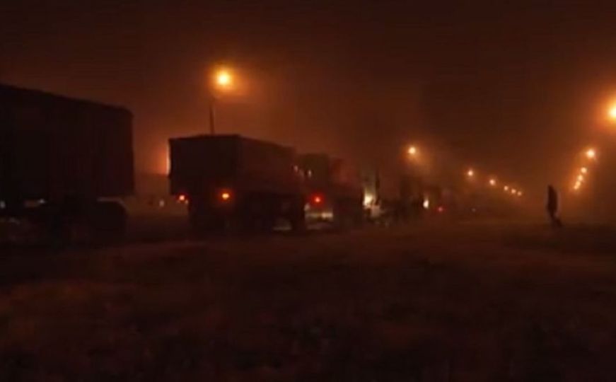 Ruski vojnici vozovima i kamionima stigli u Bjelorusiju