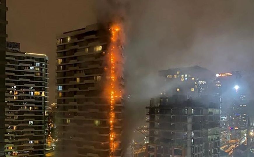 Požar u Istanbulu, gori 24-spratnica