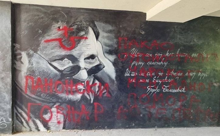 Ponovo na meti huligana: Ustaški simboli na Balaševićevom muralu u Novom Sadu