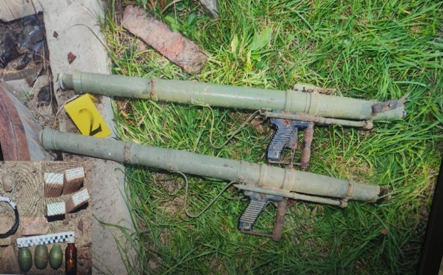 Akcija "Kalibar" u Bosanskoj Dubici: Zaplijenjena dva ručna bacača raketa, mine i municija