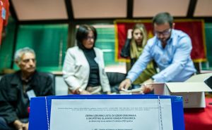 Građani biraju vlast na lokalnim izborima u Crnoj Gori: U 14 općina otvorena birališta