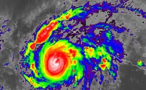 Uragan Roslyn poharao Meksiko, najmanje dvoje mrtvih