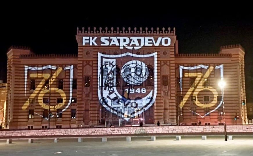 Vijećnica večeras u bojama FK Sarajevo: "Slavimo jedan od simbola našeg grada"