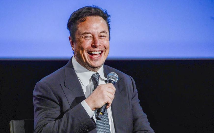 Elon Musk tvrdi da je kupio Twitter kako bi pomogao čovječanstvu