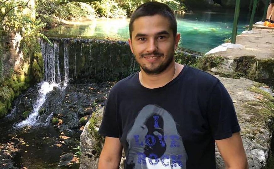 U Beogradu preminuo mladić kome su ljekari probušili debelo i tanko crijevo