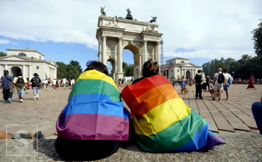 LGBT porodice u Italiji strahuju zbog Giorgie Meloni