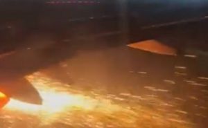 Zapalio se motor na avionu u Indiji: 'Zavladala je panika, putnici se molili'