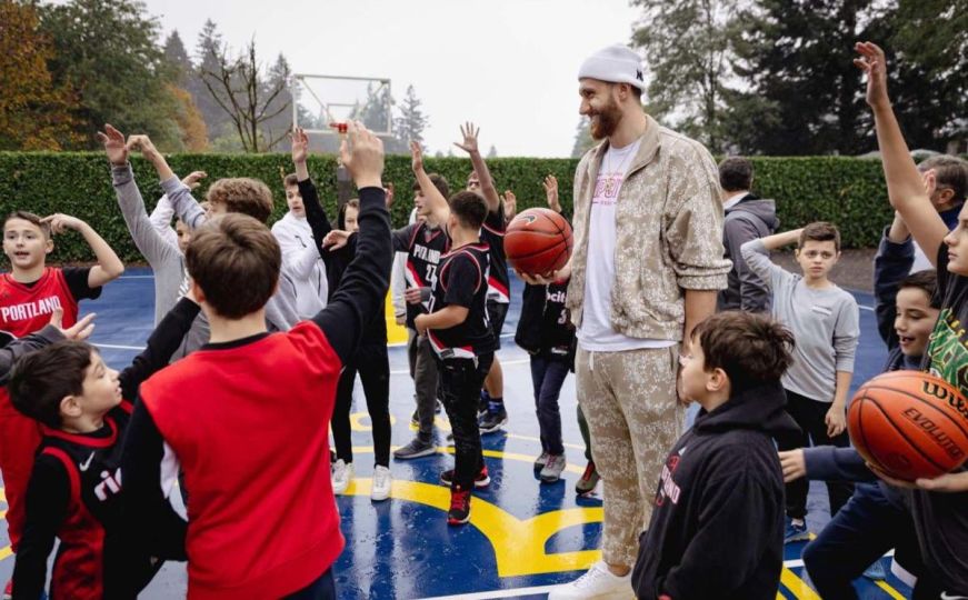 Jusuf Nurkić donirao košarkaški teren bošnjačkom džematu u Portlandu