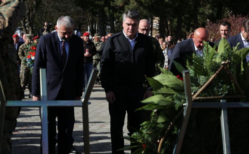 Predsjednik države uz ratnog zločinca: Zoran Milanović i Tihomir Blaškić za govornicom na Kupresu