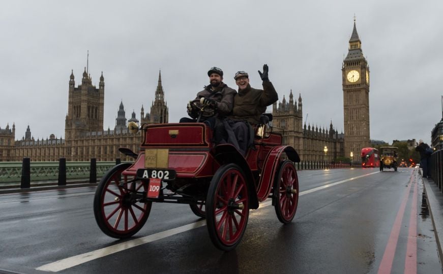 Trka oldtimera u Londonu: Učestvovalo više od 350 vozila proizvedenih prije 1905. godine