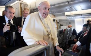 Papa Franjo: Svaki put kad žena dobije poziciju u Vatikanu stvari se poboljšaju