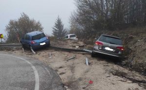 Saobraćajna nesreća na Manjači, tri vozila probila zaštitnu ogradu