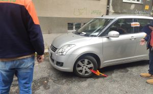 Neobičan događaj u Bihaću: Isjekao lisice s točka i odvezao automobil