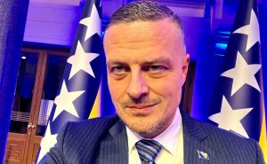 Vojin Mijatović: "Patriote iz Sarajeva, djeca vam se smiju!"