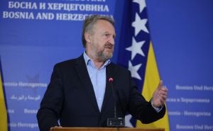 Izetbegović odgovorio Milanoviću: "Nisam pisao, ali bih potpisao svaku riječ majki iz Srebrenice"