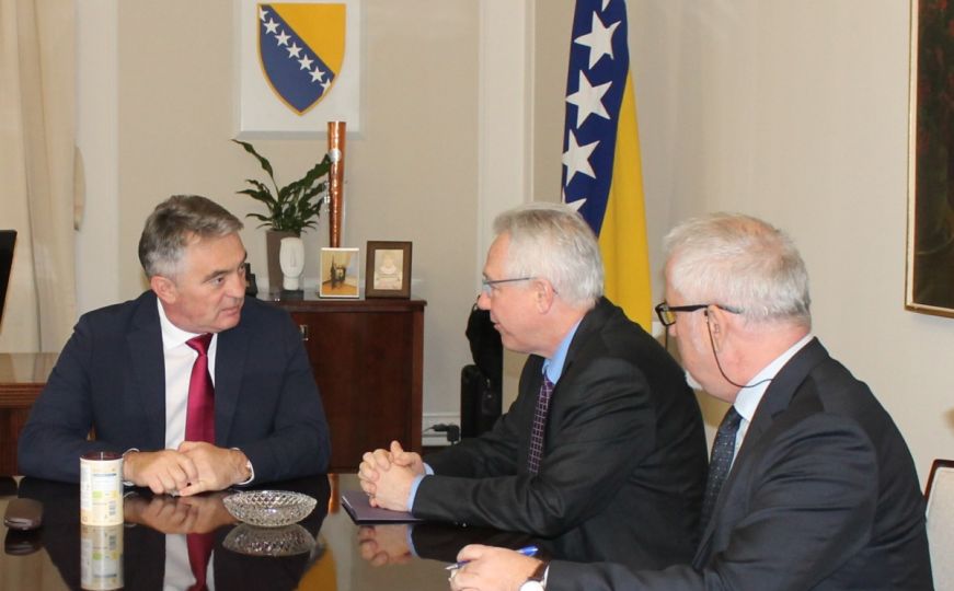 Željko Komšić razgovarao s ambasadorom SAD-a Michaelom Murphyjem: Nekoliko tema na stolu