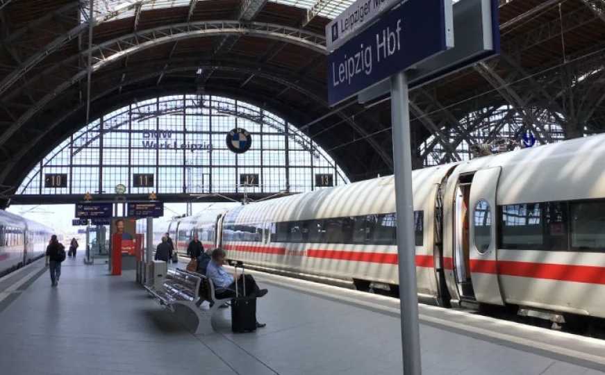 Hrvat izazvao haos u Njemačkoj: Stao na prugu i htio zaustaviti voz zbog izgubljene prtljage