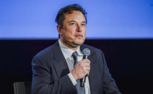 Elon Musk postavio anketu o ukidanju zabrane naloga na Twitteru Donaldu Trumpu