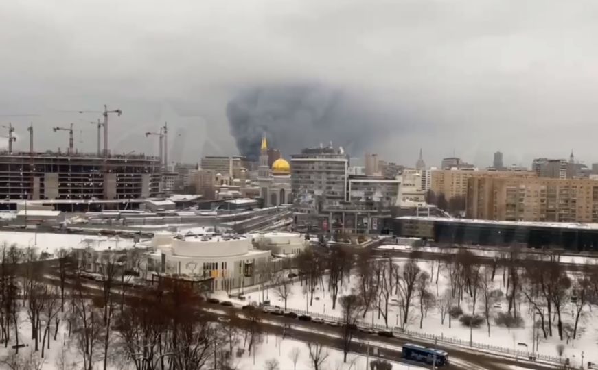 Ogroman požar u Moskvi: Zgrada u plamenu, u toku je dramatična akcija spašavanja ljudi
