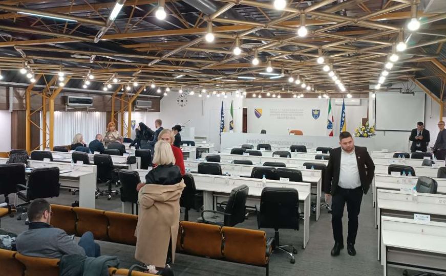 Prekinuta konstituirajuća sjednica Skupštine ZDK - problemi nastali u Klubu Bošnjaka