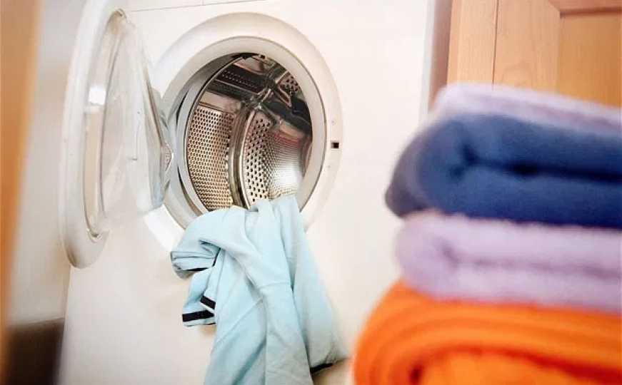 Mnogi ljudi krivo peru odjeću pa im zato smrdi i nakon pranja, evo kako ćete riješiti problem