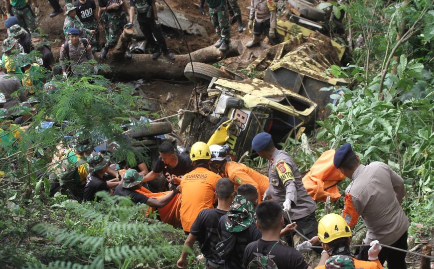 Čudo: Dječak spašen dva dana nakon razarajućeg zemljotresa u Indoneziji