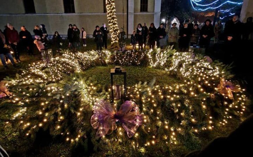 Advent na Stupu: Počela čarolija i u Sarajevu, stigle stotine posjetitelja