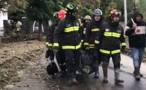 Tragedija: Iz blata nakon odrona u Italiji izvučena tijela troje djece, među njima i novorođenče
