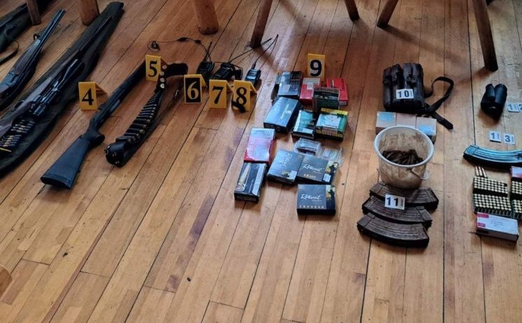 Pretresi na Sokocu: Pronađen arsenal oružja u stanovima, kućama i ugostiteljskom objektu