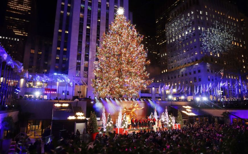 Divan prizor u New Yorku: Na Rockefeller centru upaljeno najspektakularnije božićno drvo na svijetu