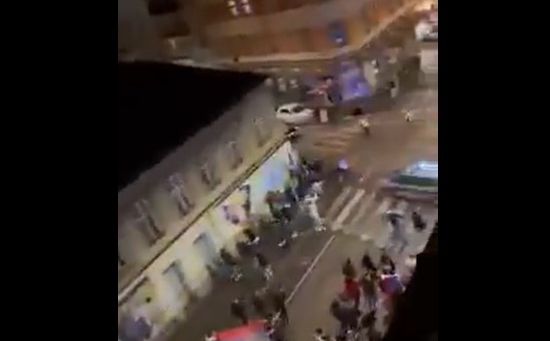 Sramotno ponašanje navijača Srbije na ulicama Beča: Skandirali "Ubij, zakolji da Šiptar ne postoji"