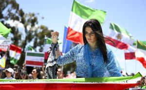 Velika pobjeda žena u Iranu: Ukida se moralna policija i obavezno nošenje hidžaba?