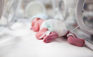 Hrvatska: Preminula dva dana stara beba rođena kod kuće