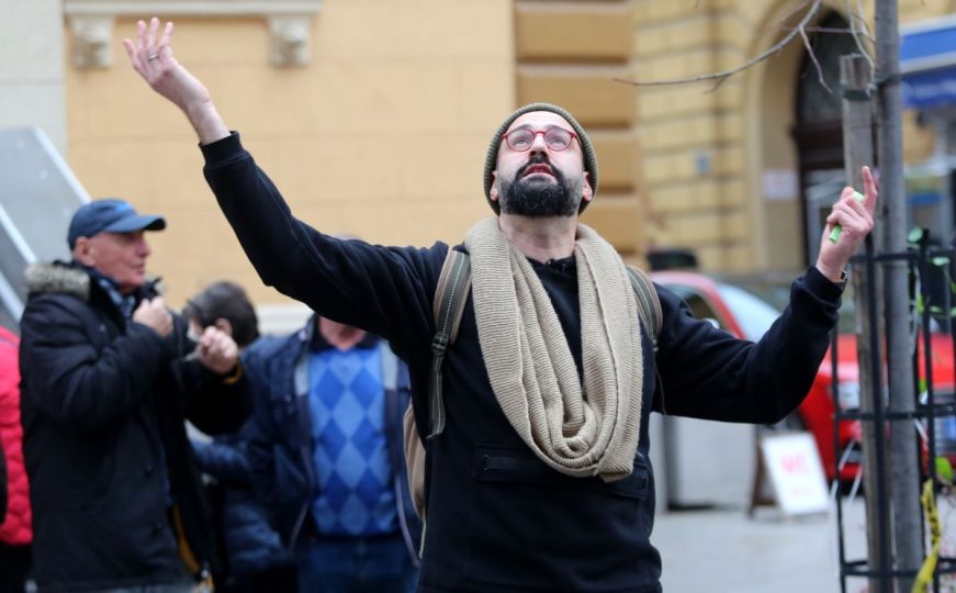 Rado viđen gost: Marko Louis uličnom svirkom najavio koncert u Sarajevu
