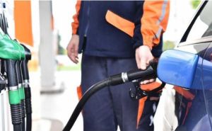 Lijepe vijesti za vozače: U Bosni i Hercegovini pojeftinilo gorivo