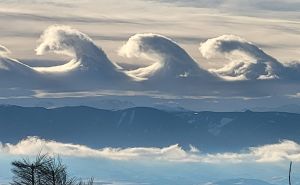 Čudo prirode: Oblaci u obliku valova zadivili građane Wyominga (SAD)