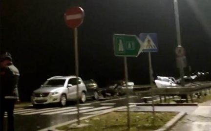 Teška saobraćajna nesreća na ulazu u Sarajevo: Učestvovalo pet vozila, ima povrijeđenih