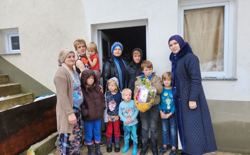 Reisul-ulema darovao sedmo dijete porodice Lelić i šesto dijete porodice Mulalić